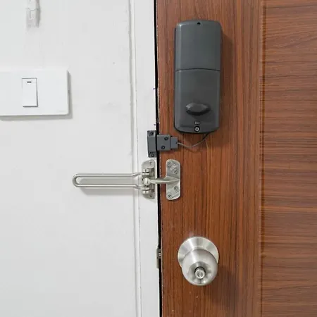 RoomQuest Suvarnabhumi Ladkrabang 42 Bangkok Bagian luar foto