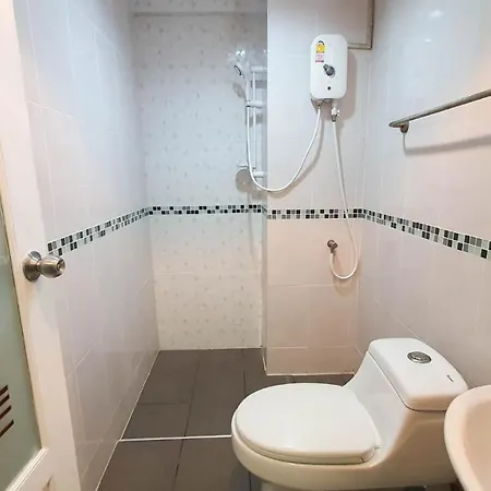 RoomQuest Suvarnabhumi Ladkrabang 42 Bangkok Bagian luar foto